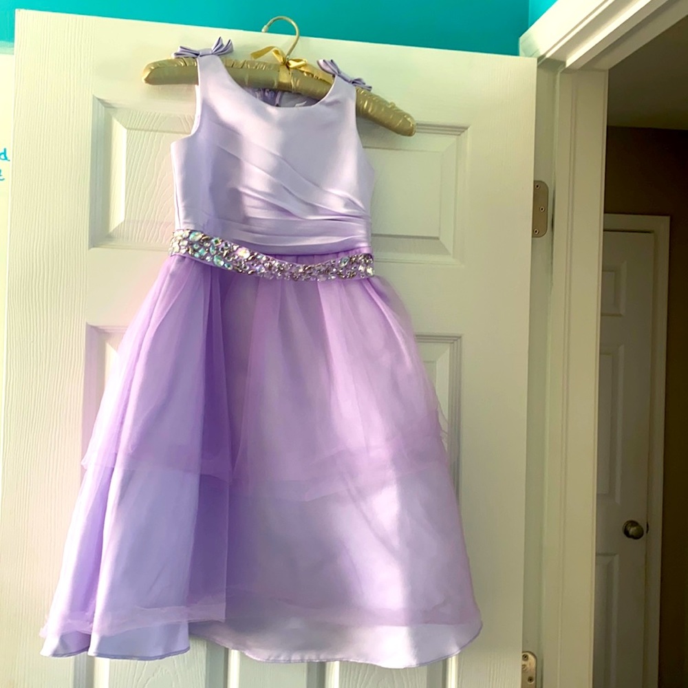 Beautiful lilac dress - great for Easter or pictures